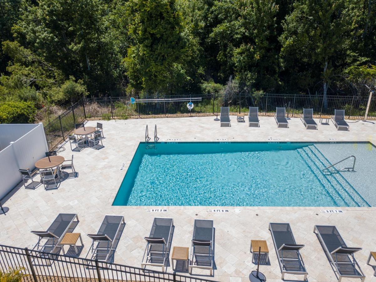 Beautiful Four Bedrooms Townhouse With Splash Pool At Le Reve Resort Кисими Екстериор снимка